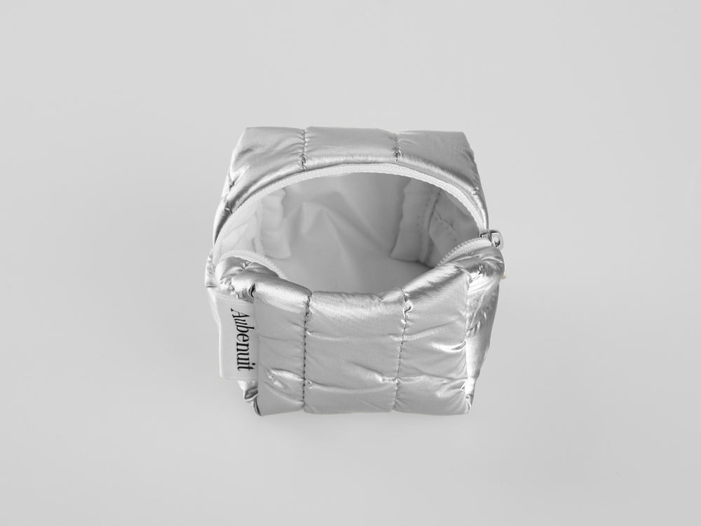 AUBENUIT <br> MINI NECESER <br> METALIC PADDED <br> CUBE PUCH SILVER - Imagen 5