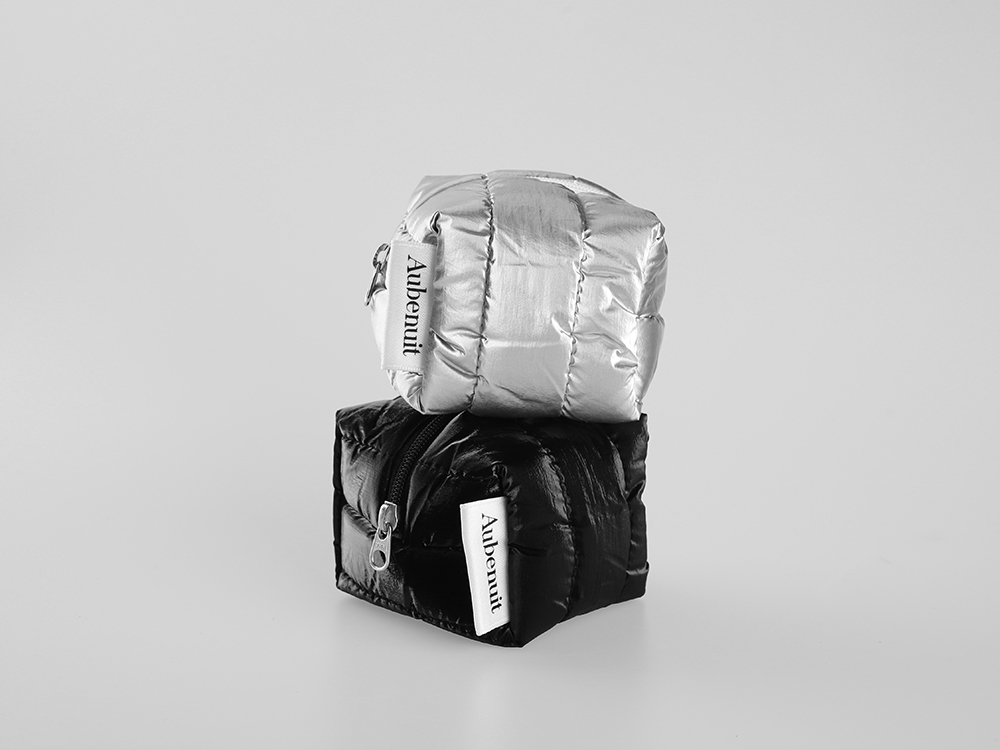 AUBENUIT <br> MINI NECESER <br> METALIC PADDED <br> CUBE PUCH SILVER - Imagen 7